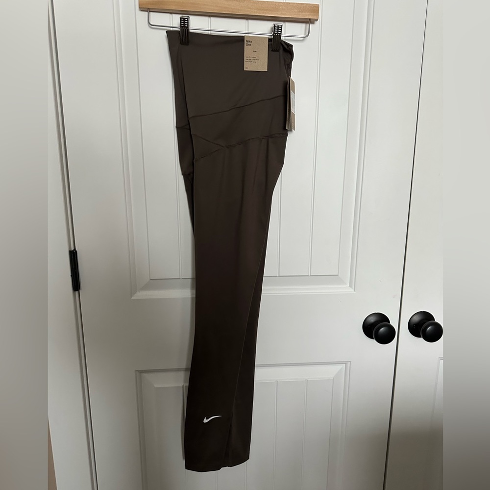 NWT : Nike Maternity Leggings